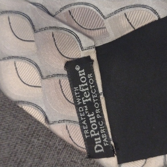 Mans Dockers Tie - Picture 6 of 9